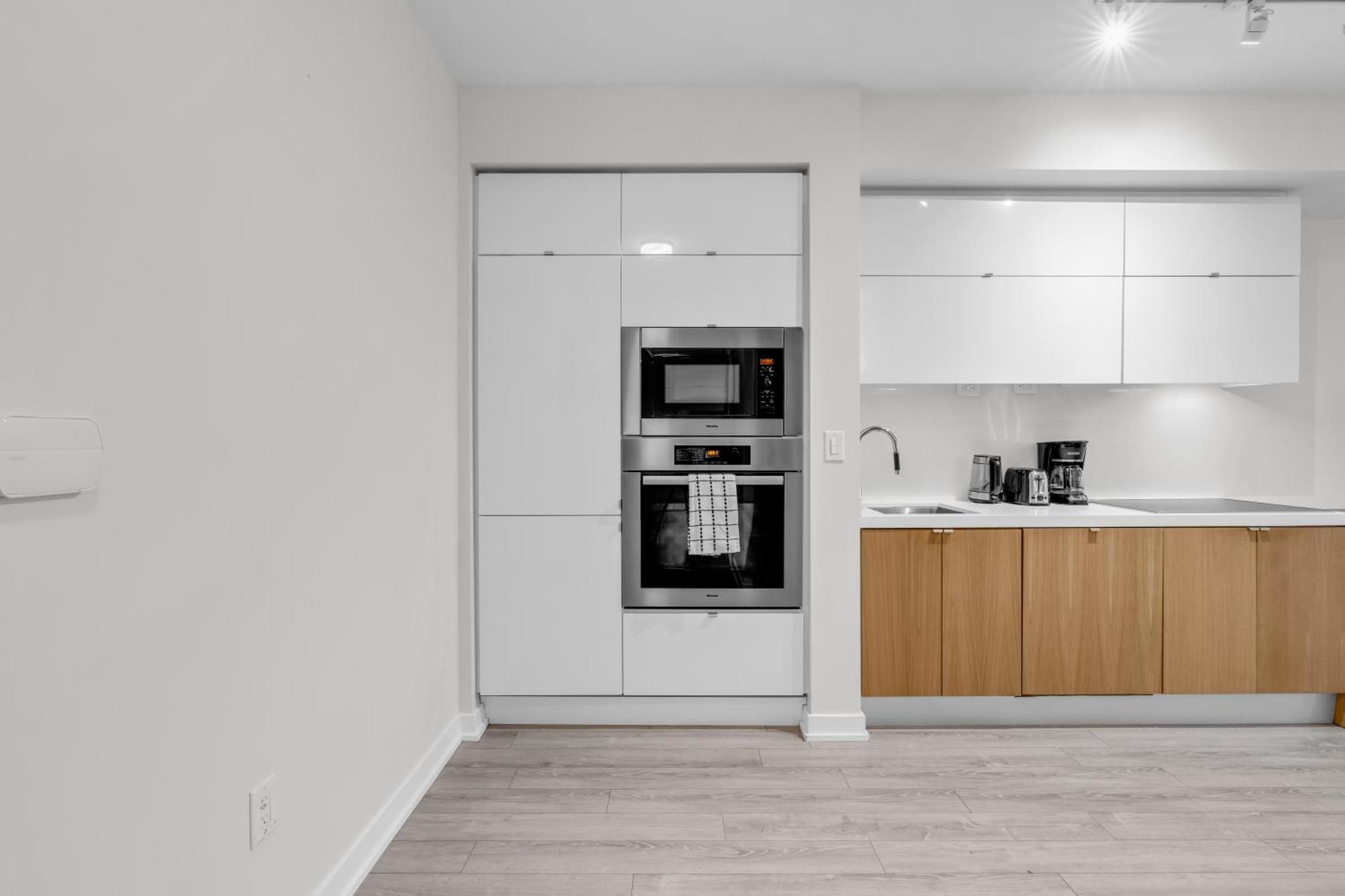 Spadina Modern Suites トロント エクステリア 写真